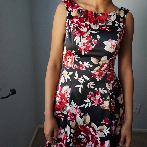 Floral A-Line Dress - Picture 3 of 6